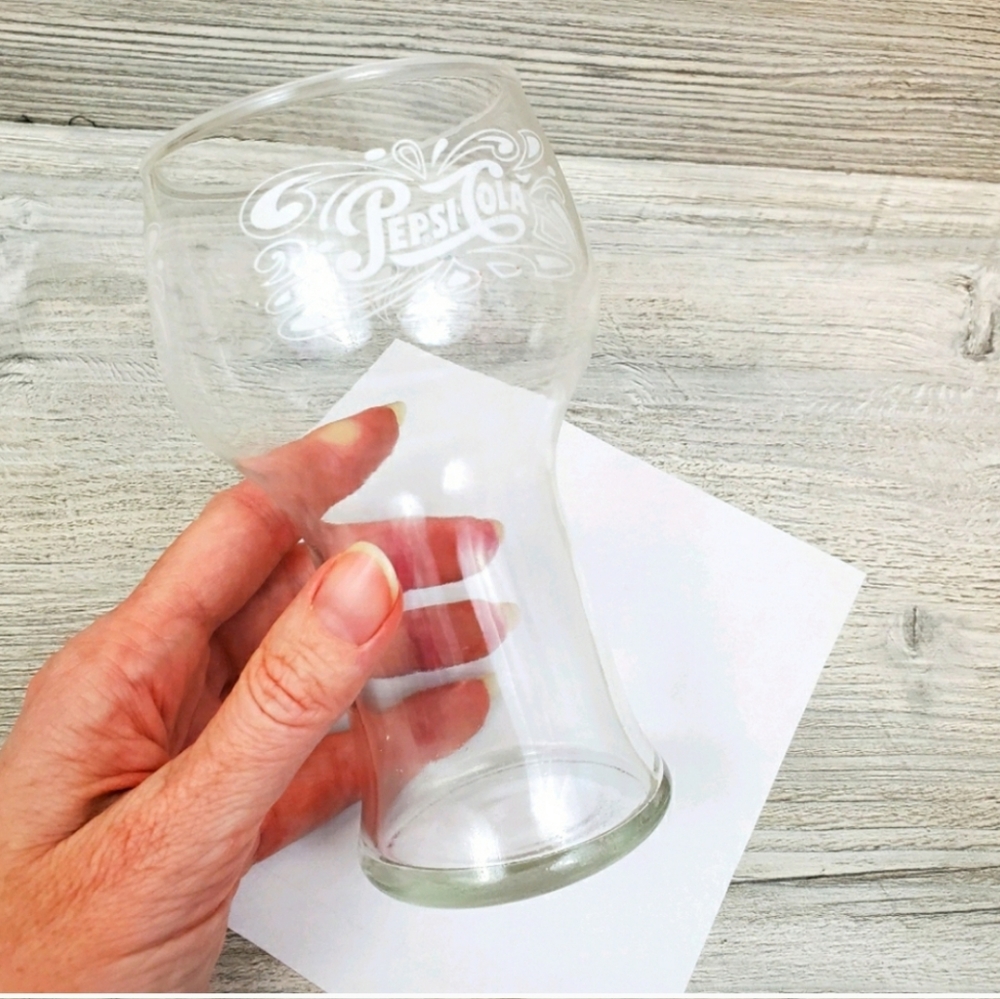 VINTAGE PEPSI COLA GLASS